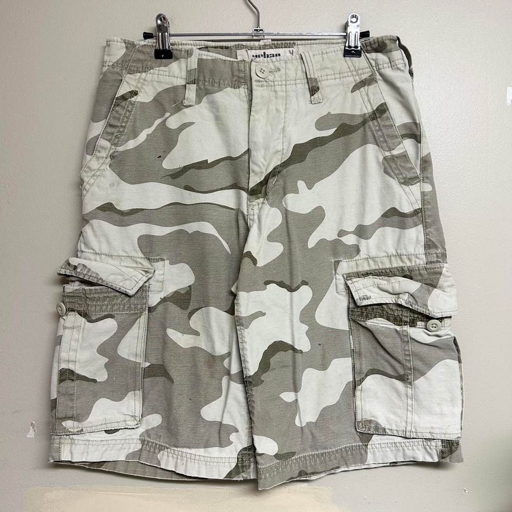 Urban Pipeline Arctic Camo Cargo Shorts Mens 30 Baggy Y2K Utility Faded Cream